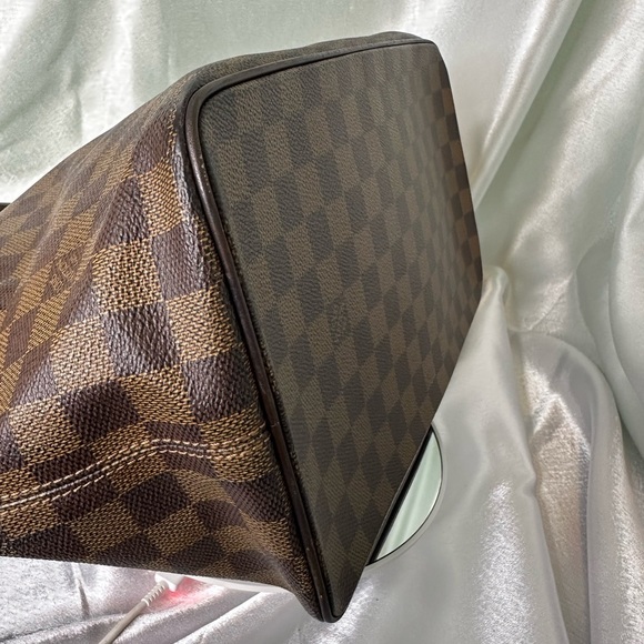 Louis Vuitton Damier Ebene Saleya MM - Picture 3 of 15